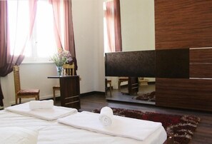 Grand Single Room | Premium bedding, Select Comfort beds, minibar, laptop workspace