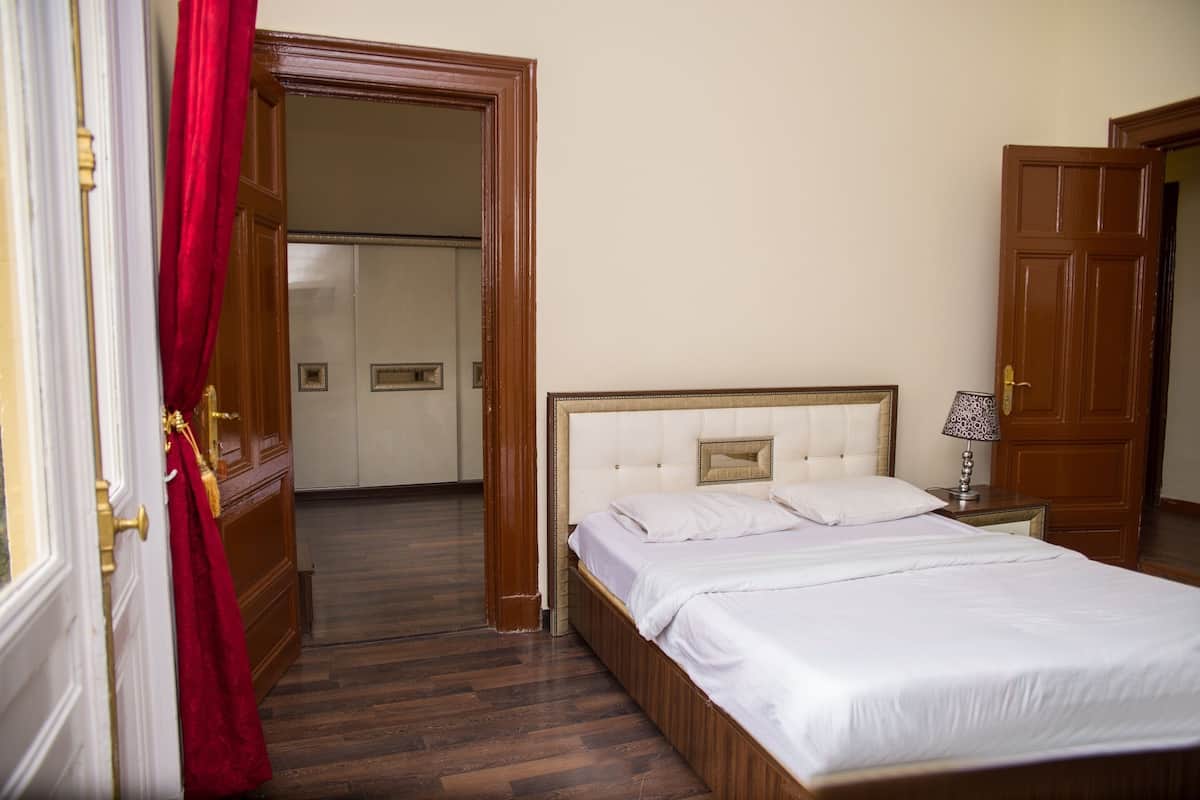 Suite estudio familiar | Ropa de cama de alta calidad, camas Select Comfort y minibar