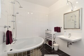 Bathtub