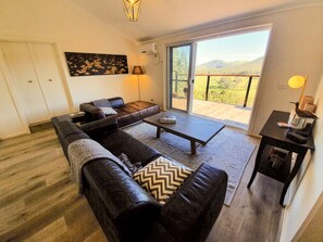 تلفزيون ذكي، مدفأة، برامج وأفلام نتفليكس، كُتُب