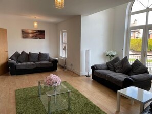 House, 5 Bedrooms - 14 Millstone Court (Portstewart)