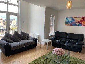 House, 5 Bedrooms - 14 Millstone Court (Portstewart)