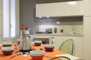 2 bedrooms, Egyptian cotton sheets, premium bedding, iron/ironing board - RIALTO AL MANGANER (Venice)