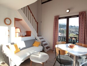 TV - Duplex 2BR/4 with Balcony, WIFI and Parking in Les Carroz (Les Carroz d'Arâches)