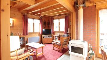 Televisie en een open haard