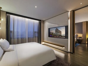 Cubrecamas, colchones con efecto memoria, escritorio y wifi gratis