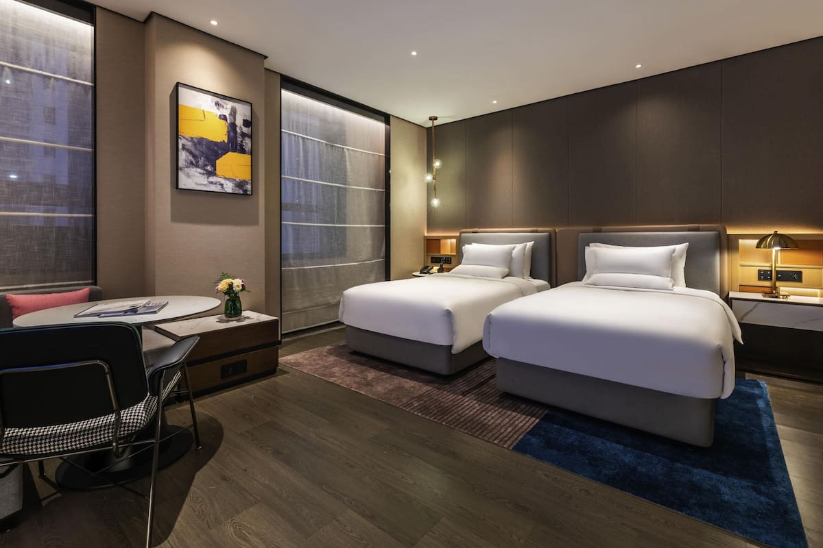 Quarto superior, 2 camas de solteiro | 1 quarto, edredons de pluma