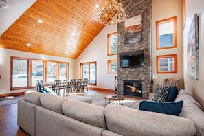 Smart TV, fireplace, DVD player, books