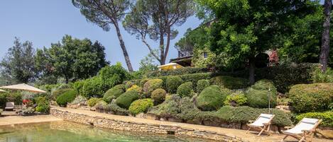 Sæsonbestemt udendørs pool