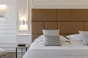 Hochwertige Bettwaren, Daunenbettdecken, Pillowtop-Betten, Minibar