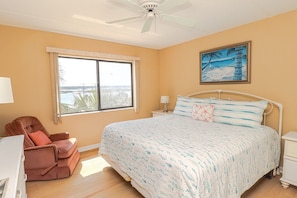 3 bedrooms, iron/ironing board, free WiFi, bed sheets - Windjammer 216 - Direct Oceanfront 3/2 Condo in Crescent Beach (St. Augustine)