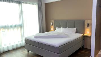 Comfort Single Room | Premium bedding, soundproofing, free WiFi, bed sheets