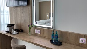 Kamar Double Comfort | Area keluarga | Smart TV dan kantor