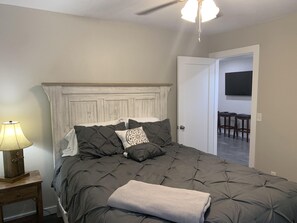 4 bedrooms, iron/ironing board, free WiFi, bed sheets