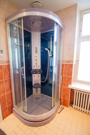 Apartment | Badezimmer