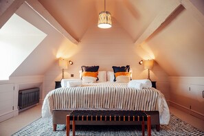 8 slaapkamers, een strijkplank/strijkijzer, reisbedje, gratis wifi