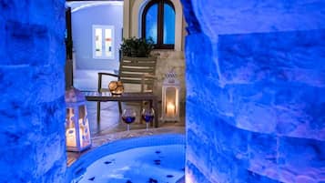 Elite Villa | Private spa tub