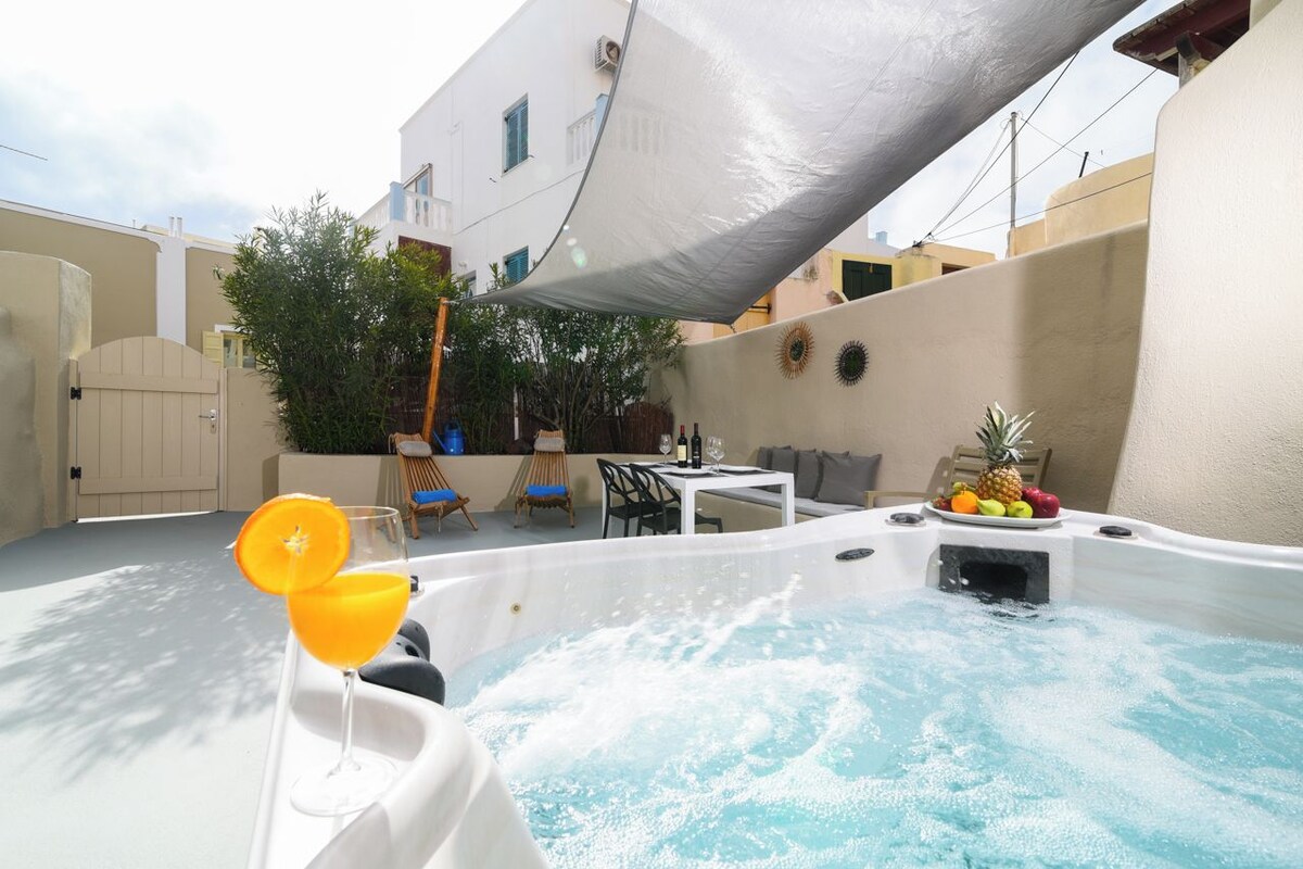 Premium with outdoor heated Jacuzzi and garden view