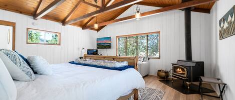 4 slaapkamers, een bureau, reisbedje, gratis wifi