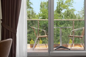 Premium-sengetøj, minibar, pengeskab på værelset, skrivebord