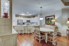 Dining - 8118 Wendover Dunes - 3 Bedroom Coastal Comfort Villa in Palmetto Dunes (Hilton Head Island)