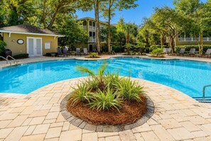 Beheizter Pool