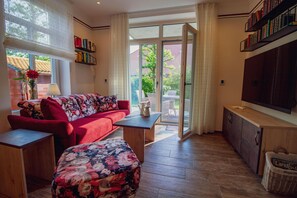 TV - Up Besöök - Wild rose with sauna (Krummhörn)