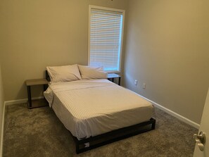 3 Schlafzimmer, Schreibtisch, Bügeleisen/Bügelbrett, WLAN