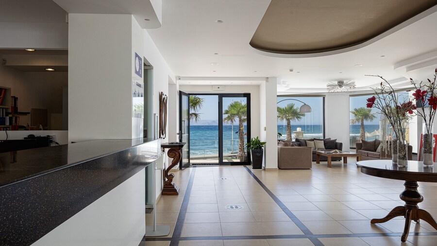 Golden Bay Boutique Hotel & Bungalows