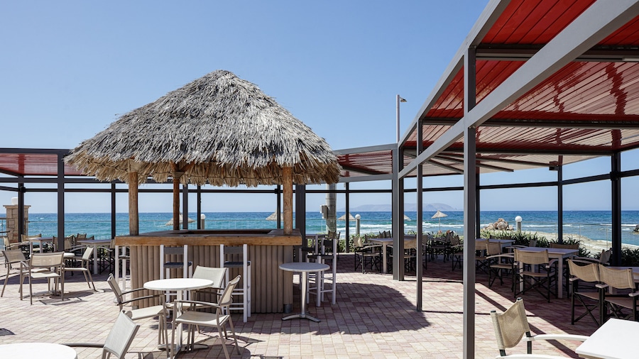 Golden Bay Boutique Hotel & Bungalows