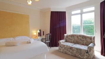 2 bedrooms, travel crib, free WiFi, bed sheets