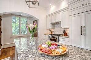 Fridge, microwave, oven, stovetop - New to Rental Market!  Stunning home in perfect, central location (Kiawah Island)