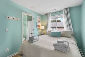 2 bedrooms, iron/ironing board, free WiFi, bed sheets