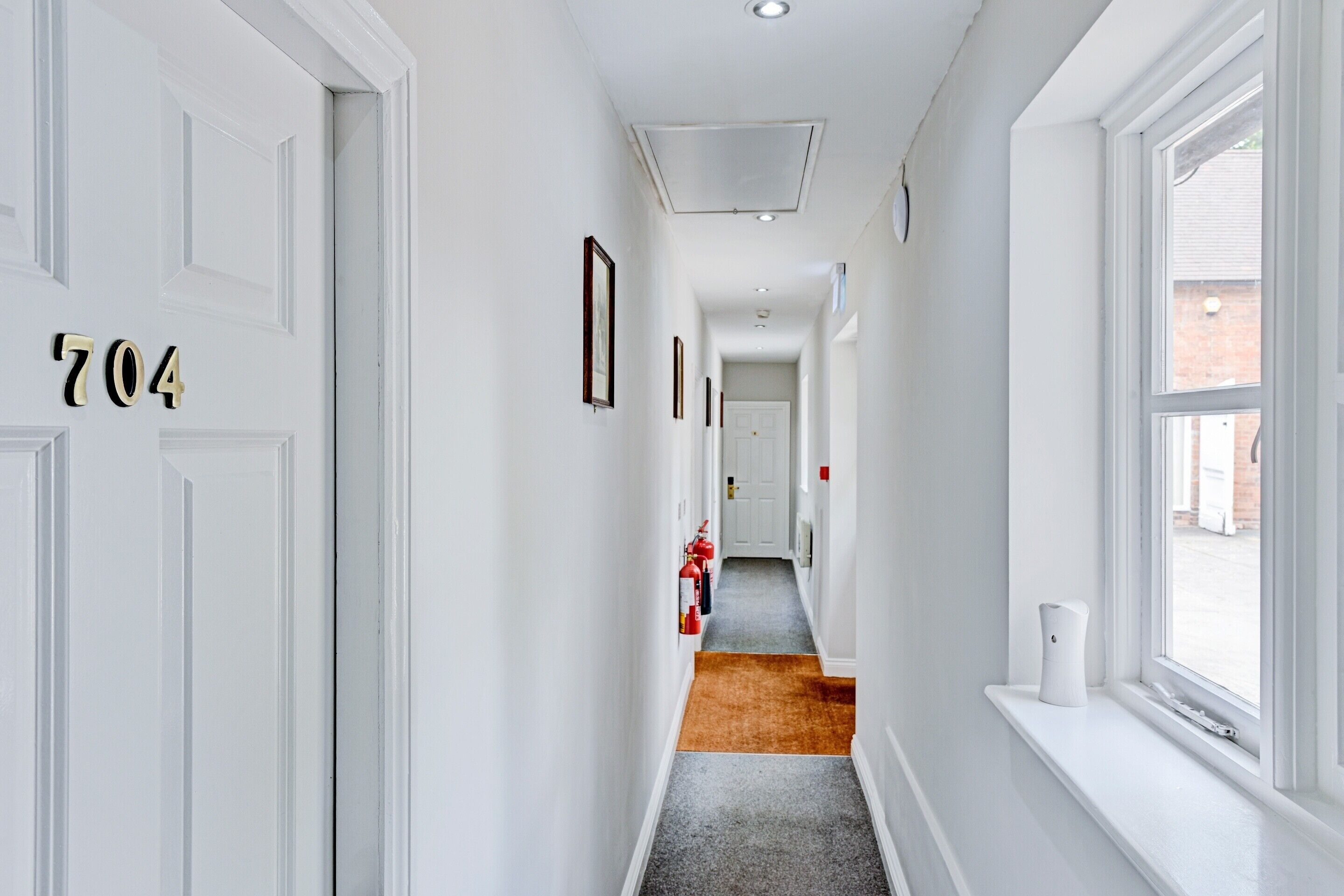 Photo - OYO Dovecote Hotel