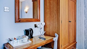 Unclassified image, 3 of 37, button - Dovecote Hotel (Birmingham)