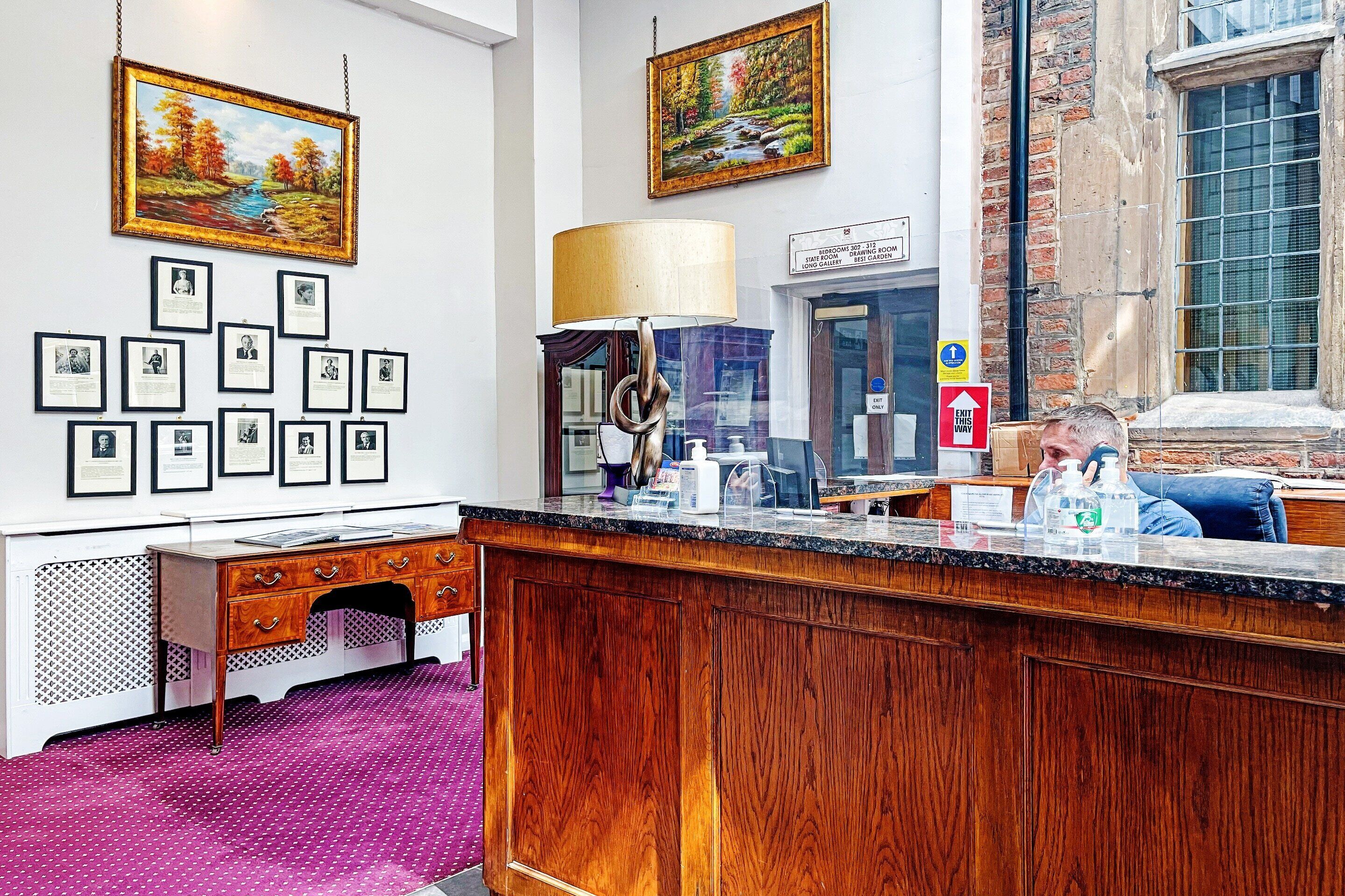 Photo - OYO Dovecote Hotel