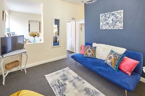 Televisión y oficina 