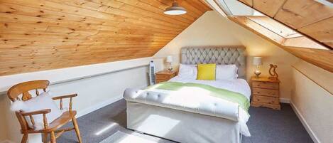 2 quartos, ferros/tábuas de passar roupa, Wi-Fi de cortesia