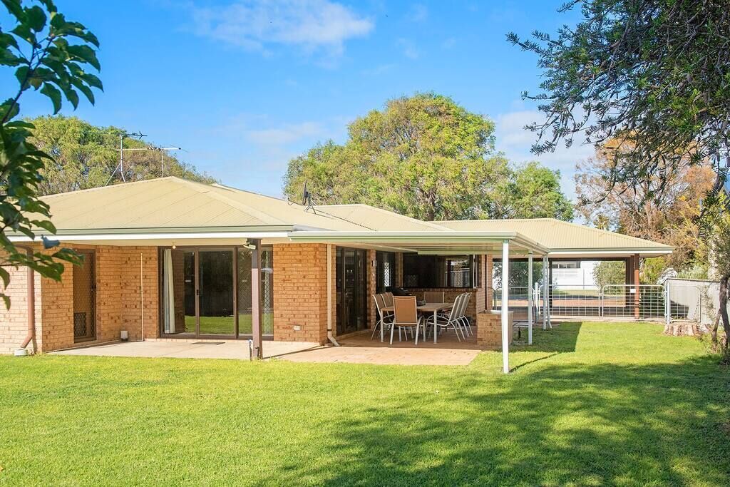 Duke Street Hideaway — image 3