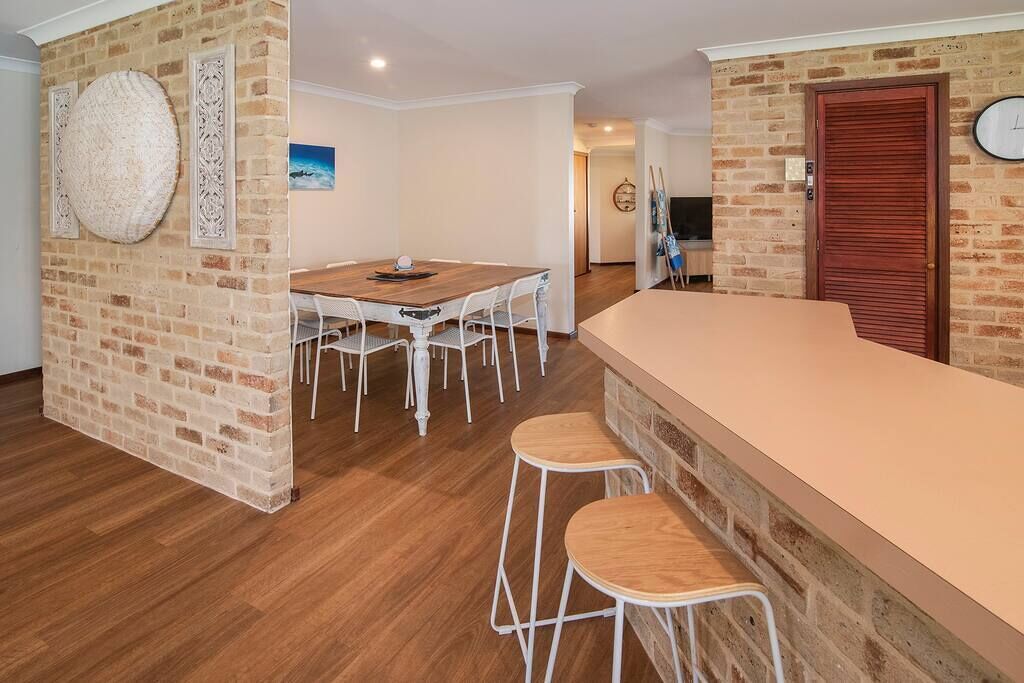 Duke Street Hideaway — image 10