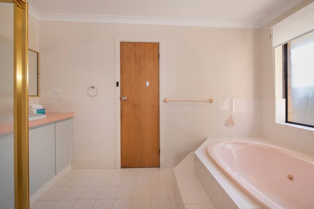 Duke Street Hideaway — image 4