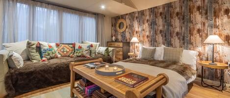 1 bedroom, iron/ironing board, Internet, bed sheets