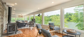 Historical LAKEFRONT Luxury 7 Bedroom - Eureka!