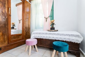 1 chambre, espace de travail pour ordinateur portable