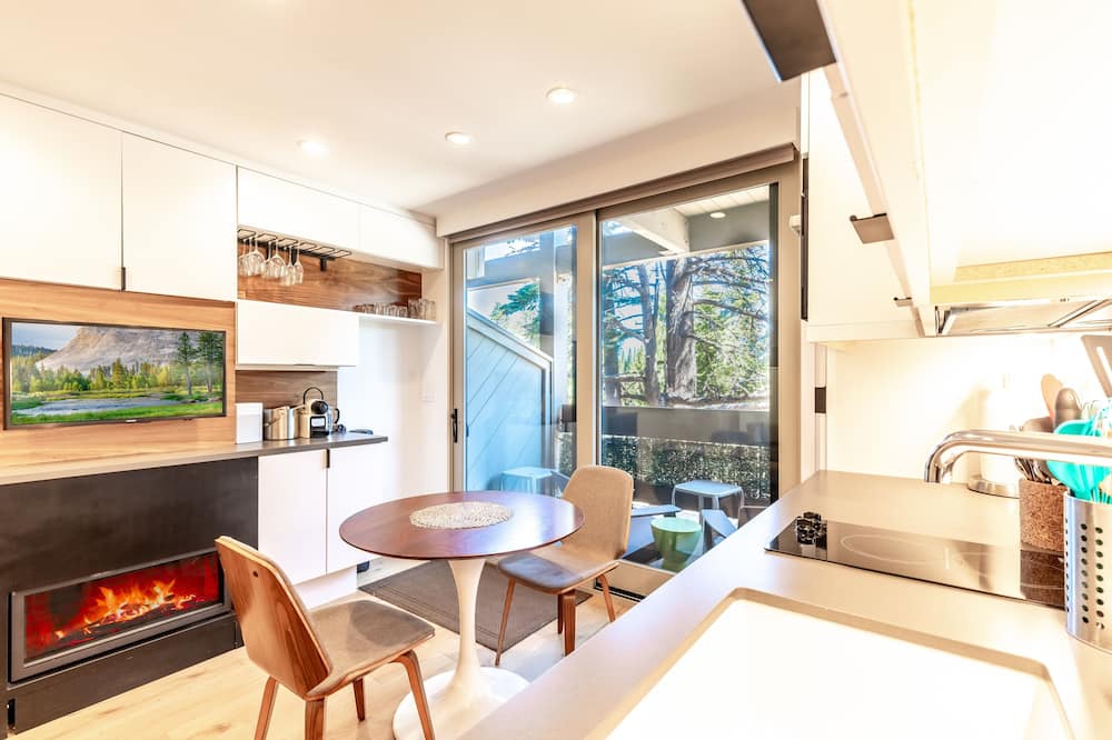 Modern Hotel-Style Studio - Timber Creek Lodge #210 by RedAwning