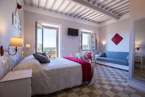 4 dormitorios, tabla de planchar con plancha, wifi y ropa de cama