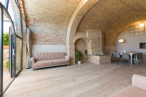 San Gimignano Town Garden - 8 pax