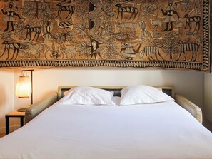 1 chambre, fer et planche à repasser, Wi-Fi, draps fournis