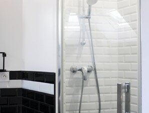 Hair dryer, towels