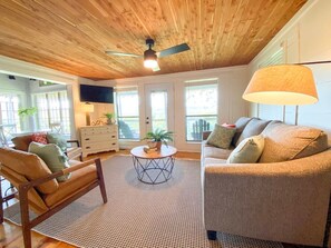 Unclassified image, 3 of 23, button